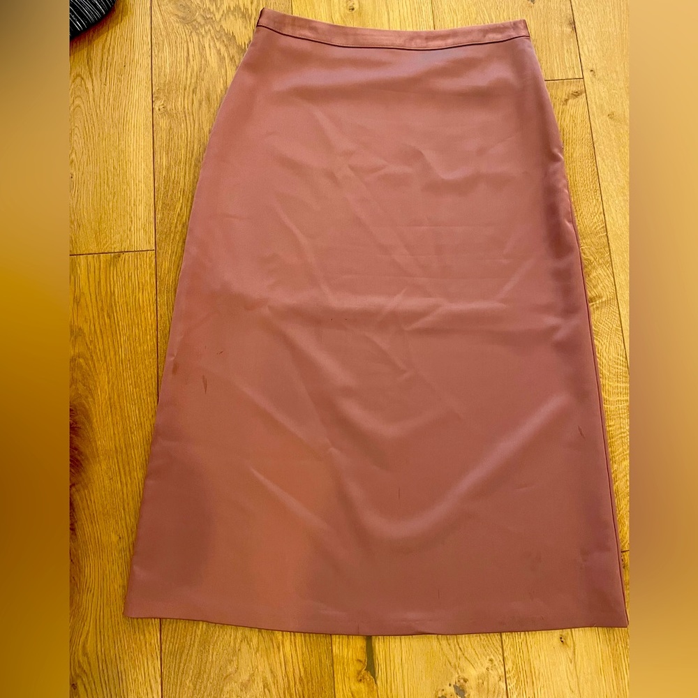 Oak + Fort satin like a line skirt in a beautiful taupe color.
